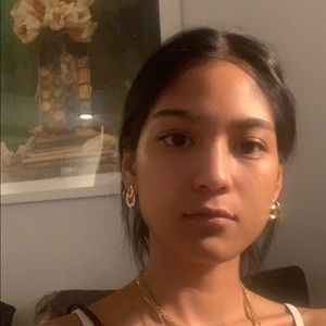 Meet your Posher, Pilita